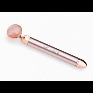 LUXE & WILLOW
PHOENIX Rose Quartz Stone Vibrating Facial Massager